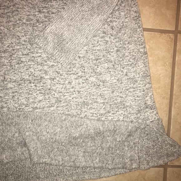 Olivia Rae sweater - Picture 3 of 5